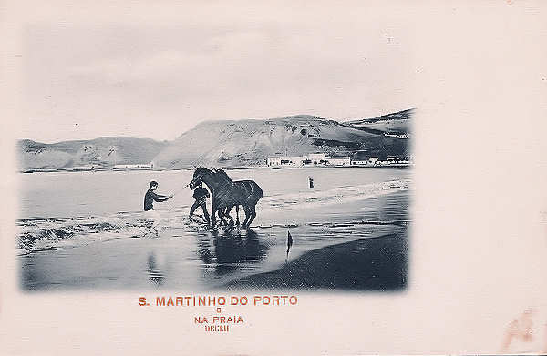 � 6 - Portugal - S. Martinho Porto. Na praia - Editor Paulo E Guedes - Dim. 90x14 cm. (1902) - Col. M. Chaby