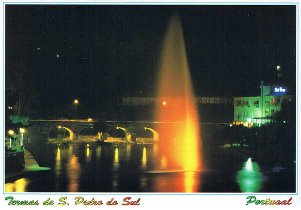 N.� 10 - TERMAS DE S. PEDRO DO SUL  Vista nocturna da fonte aqu�tica e Ponte sobre o Rio Vouga  Regi�o de Laf�es PORTUGAL - Ed. GRAFIPOST - Editores e Artes Gr�ficas, Lda. - Tel. 214 985 760 Edi��o IDALIVROS Termas de S. Pedro do Sul Tel. 232 71 29 78 - SD . Dim. 14,9x10,5 cm. - Col. Manuel B�ia (2010).