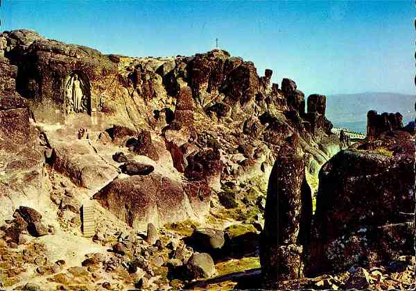 N.� 401 - SERRA DA ESTRELA. N. S. da Estrela - Edi��o Portugal Tur�stico SUPERCOR - Distr. por RAN, Lisboa, R. da Quintinha 70 B - tel. 690.192 -  S/D - Dimens�es: 14,8x10,3 cm. - Col. HJCO (1970)