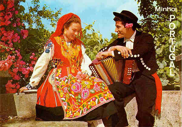 N.� 293 - VIANA DO CASTELO: Par regional - Edi��es Lusocolor, Arcos de Valdevez - S/D - Dimens�es: 14,9x10,5 cm. - Col. Manuel B�ia (D�cada de 1970).