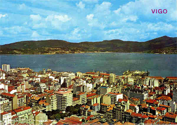N.� 145 - VIGO: Vista panoramica - Edi��o ARRIBAS, Zaragoza - S/D - Dimens�es: 14,9x10,4 cm. - Col. Gaspar Albino (1960).