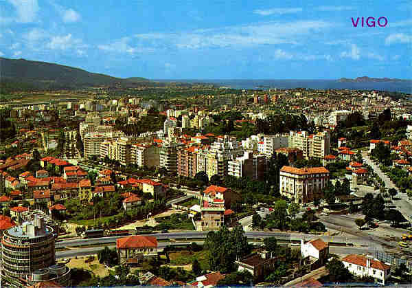 N.� 148 - VIGO: Vista panoramica - Edi��o ARRIBAS, Zaragoza - S/D - Dimens�es: 14,9x10,4 cm. - Col. Gaspar Albino (1960).