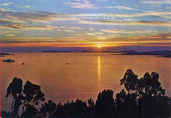 N� 5731 - Vigo. P�r do Sol na Ria - Editiones A. Esperon, Madrid - Dim. 14,9x10,3 cm - Col. Am�lcar Monge da Silva