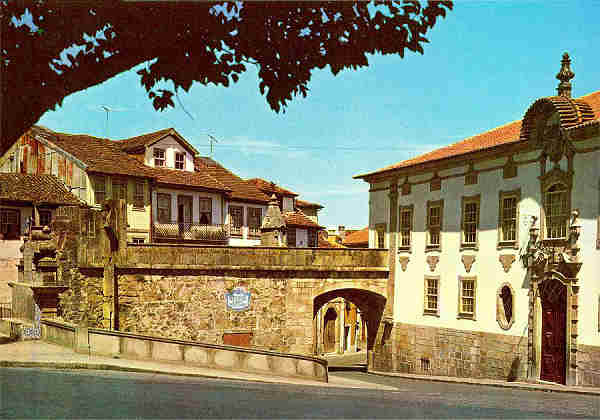 N.� 92 - Viseu-Portugal: Porta dos Cavaleiros da Antiga Muralha D. Afonso V - Edi��o LIFER, Porto - Fotografia de FISA - S/D - Dimens�es: 14,8x10,4 - Col. HJCO (1989)