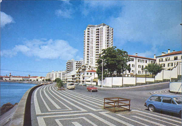 N� 116 - S�O MIGUEL. Ponta Delgada. Avenida Infante D. Henrique - Edi��o Fotografia N�brega - Dim. 15x10,5 cm - Col. A. Monge da Silva (cerca de 1966)