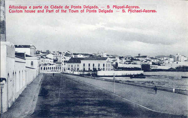 SN - S�O MIGUEL. Ponta Delgada. Alfandega e parte da cidade - Edi��o an�nima - Dim. 13,8x8,8 cm - Col. A. Monge da Silva (cerca de 1909)