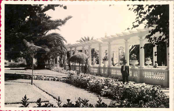 N.� 17 - AVEIRO Jardim P�blico - Editor n�o referido - SD - Dim. 13,3x8,5 cm. - Col Enio Semedo (Circ. em 15-AGO-1951).