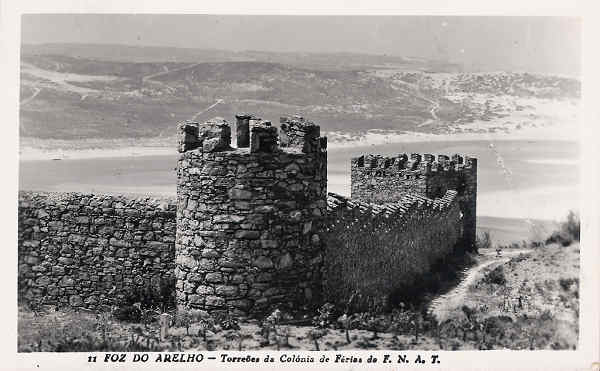 N� 11 (2) - Portugal. Caldas da Rainha. Foz do Arelho. Torre�es da Col�nia de F�rias da F.N.A.T.- Editor Passaporte Loty (Editado 1951) - Dim. 9x14 cm - Col.M. Chaby