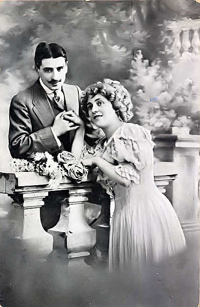 S�rie SP 17 - Edi��o Grandes Armazens do Chiado, Lisboa - Circulado em 1912 - Dim. 13,4x8,7 cm - Col. Am�lcar Monge da Silva