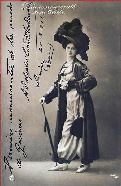 2781/02 - Haute nouveaut�. Jupe culotte - Circulado em 1908 - Dim. 13,6x8,7 cm - Col. Am�lcar Monge da Silva