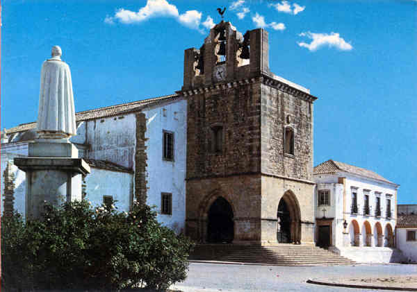 N� 502 - Faro. Largo da S� - Colec��o P�rola - Circulado em  1978 - Dim. 14,8x10,5 cm - Col. Am�lcar Monge da Silva