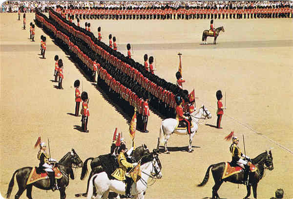 L43 - LONDON - Trooping the Colour, Horse Guards Parade - Ed. Nutshell Cards Ltd 01-8714202  Photography Dick Scoones Printed in England - SD - Dim. 14,9x10 cm - Col. Manuel B�ia (1986)