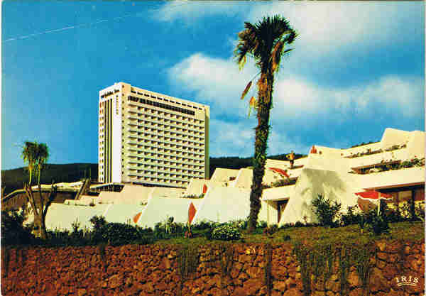 MD 305 - �GUA DE PENA (Madeira) O grandioso complexo tur�stico MATUR - Ed. Francisco Ribeiro - Rua Nova de S. Pedro,27 telef.23930 FUNCHAL - MADEIRA - SD - Dim. 14,8x10,4 cm. - Col. Manuel e F�tima B�ia (1975).