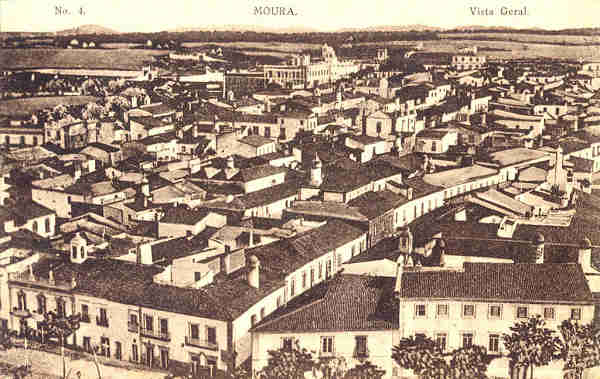 N� 4 - MOURA, Vista geral - Edi��o Andr� dos Santos Concei��o, Moura (1920) - Dim. 13,6x8,6 cm - Col. A. Monge da Silva