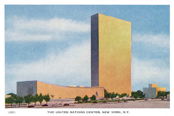 P 210 - New York City; c.1950 - United Nations Center (1) - Editor �The American News Co�, New York - Dim. 15,3x10,2 cm - Col. A. Monge da Silva (cerca de 1950)