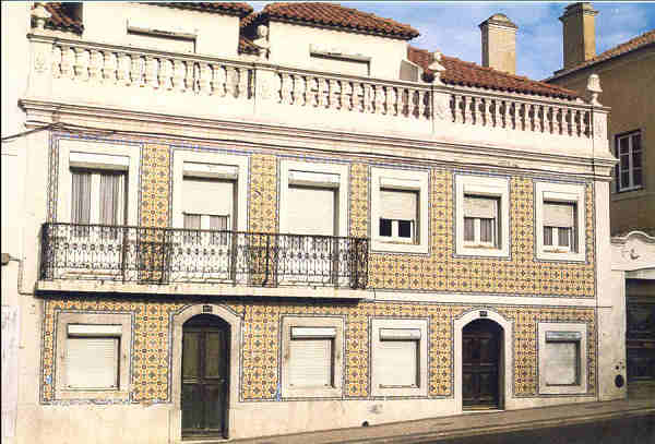 SN - OEIRAS. Im�vel do S�c. XIX - Foto Anabela Mendes - Ed. Espiral Galeria de Arte - SD - 15x10 cm. - Col. A. Monge da Silva