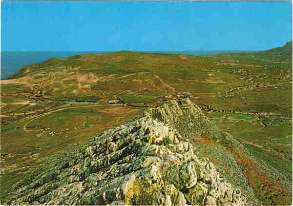 N� 702 - PORTO SANTO  Encanto nos Picos e nas Planuras - Ed. BERNARDINO V.G. CARV�O APARTAMENTOS PIORNAIS-BLOCO 9-3.�A - FUNCHAL LITO OF. ARTISTAS REUNIDOS-PORTO - SD - Dim. 15x10,5 cm - Col. Manuel B�ia (1988).