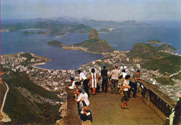 N� 34 - Vista do alto do Corcovado - Dim. 14,8x10,4 cm - Editora Mercator, S Paulo - Adquirido em 1974 - Col. A. Monge da Silva (1969)