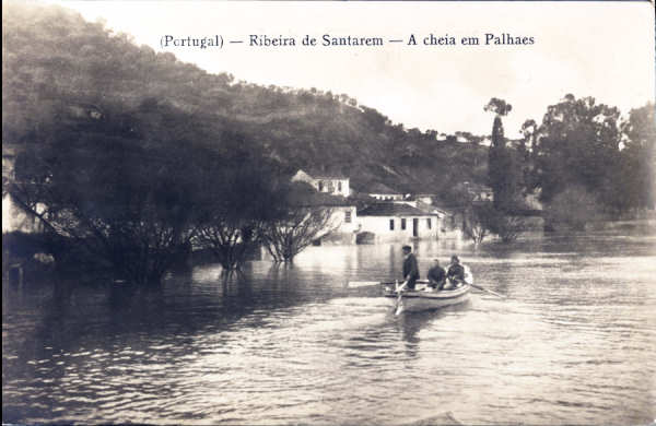 SN - SANTAREM. Ribeira de Santar�m. A cheia em Palh�es - Edi��o Luiz Filipe Baptista & Cia - Dim. 14,1x9,1 cm - Col. A. Monge da Silva (1930)