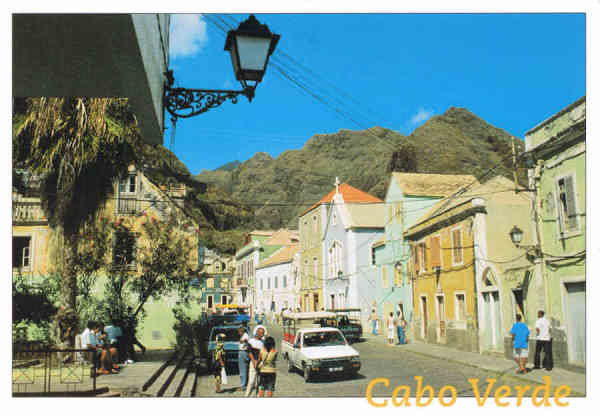 N.� 84 - Imagens de Cabo Verde. Ribeira Grande. Ilha de Sto. Ant�o - Ed. SODADE - Berlin - St� Maria * sodade@t-online.de Foto: Marit Roloff Atanazio - SD - Dim. 16,2x11,4 cm - Col. Manuel B�ia (2011)
