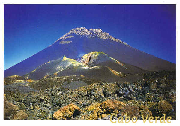 N� 13 - Imagens de Cabo Verde. Ilha do Fogo / O Vulc�o Pico do Fogo 2.829 m - Ed. SODADE * Berlin - St� Maria * sodade@t-online.de Foto: Marit Roloff Atanazio - SD - Dim. 16,2x11,4 cm - Col. Manuel B�ia (2011)