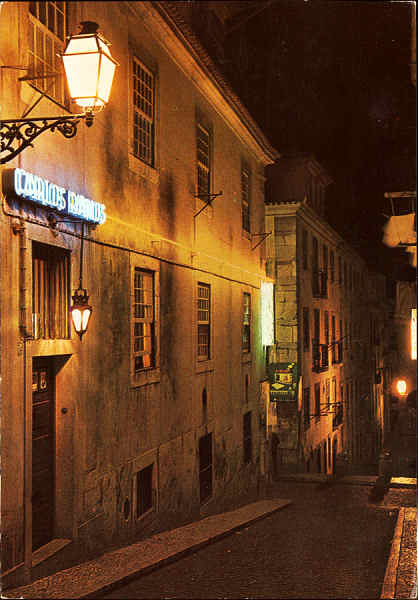 N� 45 - LISBOA. PORTUGAL. Bairro Alto � noite - Ed. Centro de Caridade Nossa Sr� do Perp�tuo Socorro, Porto - SD - Dim. 149x103 mm - Col. Gra�a Maia
