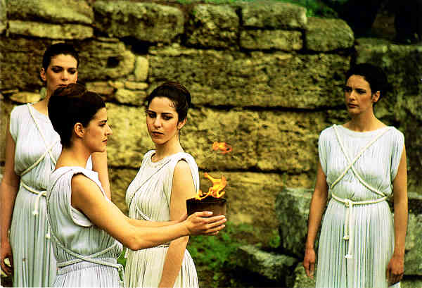 D 72 - GR�CIA OL�MPIA  A CHAMA OL�MPICA - EDITIONS HAITALIS, 13 ASTROUS STR., 13121 N. LIOSIA, ATHENS. TEL.: 5766883 - SD - Dim. 16,1x11 cm - Col. F�tima B�ia (2007)