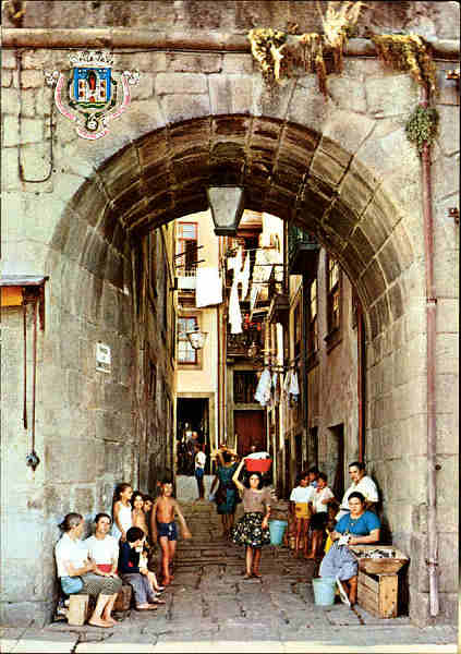 N� 39.E - PORTO. Portugal - Porto t�pico. Arco da Travessa dos Canastreiros - Ed. de Jos� Alves Fernandes da Silva, Paramos. Espinho - SD - Dim. 150x105 mm - Col. Gra�a Maia