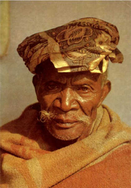 S/N - Timor: cabe�a de velho - Edi��o do C.T.I de Timor - Foto de Soveral Rodrigues - (1967) - Dimens�es: 10,4x15 cm. - Col. HJCO