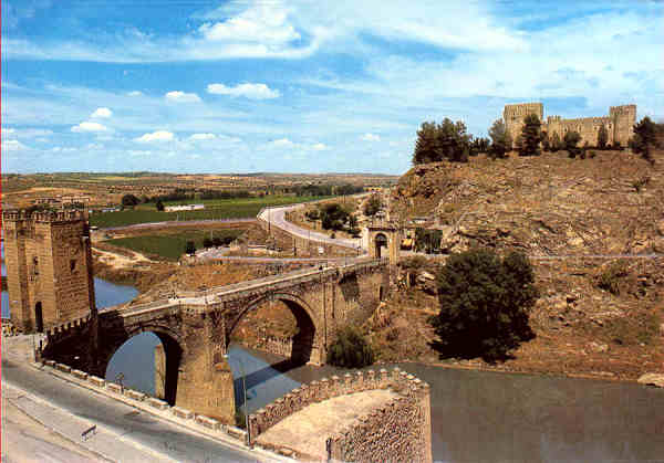 N� 1264 - Toledo, Puente Alcantara e Castillo de San Fernando - Ediciones J�lio de la Cruz, Toledo - Dim. 150x105 mm  - Col. A. Monge da Silva (c. 1985)