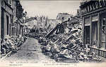823 - La Grande Guerre. Verdun, Une rue apr�s le bombardement - Edition � Lev, Fils & Cie �, Paris - Dim. 140x87 mm . Col. A. Monge da Silva (cerca de 1920)