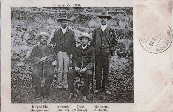 SN - Angra do Heroismo, Gungunhana e a sua corte em Janeiro de 1904 - Edi��o da Loja do Buraco - Dim. 140x92 mm - Col. A. Monge da Silva- Dim. 136x88 mm - Edi��o da Loja- Carimbo Postal 19NOV1906 - Col. A. Monge da Silva (c. 1905)