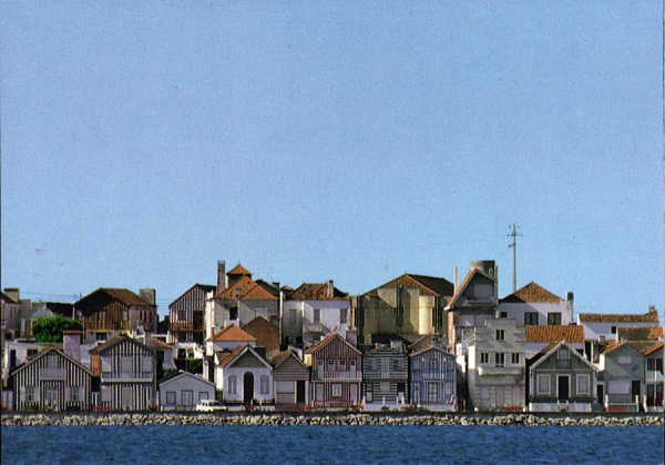 SN - Palheiros da Costa Nova. Vista da Gafanha da Encarna��o, �lhavo - Ed. Pelouro do Turismo da C. M. de �lhavo / Foto M�rio Marnoto - SD - Dim. 105x149 mm - Col. Gra�a Maia