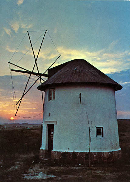 N� 977 - Moinho t�pico de Portugal - Ed. G�tica, Porto, Rua N. Sra de F�tima 208, tel. 66347 - SD - Dim. 103x145 mm - Col. Gra�a Maia