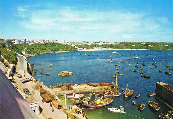 N.� 311 - SINES (Portugal)- Calheta e vista da Ba�a - Colec��o Passaporte (LOTY) TEL. 52850 - LISBOA - SD - Dim. 15x10,4 cm - Col. Manuel B�ia (2002)