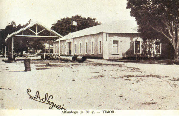 SN - Alfandega de Dilly - Timor - Edi��o L. Geisler -  SD - Dim. ??x?? cm - Col. Monge da Silva (Cerca de 1910)