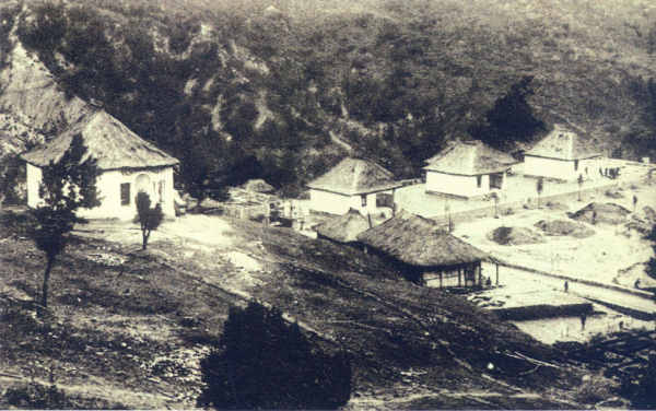 SN - Timor Portugu�s - Banhos termais de Marobo - Edi��o da Miss�o - SD - Dim. ??x?? cm - Col. Monge da Silva (Cerca de 1927)