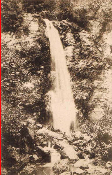 SN - Timor Portugu�s - Uma cascata - Alas - Edi��o da Miss�o - SD - Dim. ??x?? cm - Col. Monge da Silva (Cerca de 1927)
