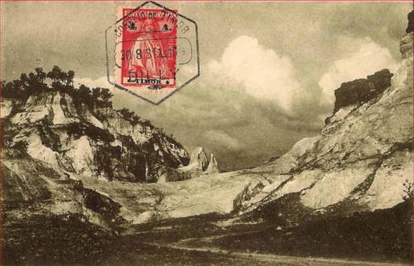 N� 051308 - Timor Portugu�s - Nos arredores de Aileu - Edi��o da Miss�o - SD - Dim. ??x?? cm - Col. Monge da Silva (Cerca de 1927)