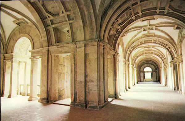 N� 1154 - TOMAR-PORTUGAL - Corredores do Grande Claustro D. Jo�o III - Ed. Centro de Caridade �N� Sr� do Perp�tuo Socorro�, Porto - SD - Dim. 150x103 mm - Circulado em 1970 - Col. Gra�a Maia