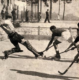 Um ataque �s redes espinhenses durante um jogo A. Acad�mica de Espinho - Vigorosa.