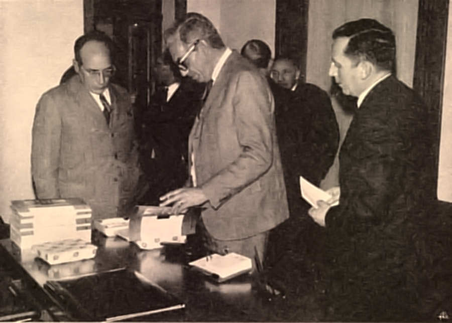 Clicar para ampliar.