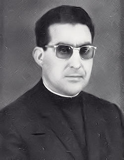 Padre Nuno �lvares Augusto Valente Borges de Pinho, Director da �Candeia Acesa�. - Clicar para ampliar.