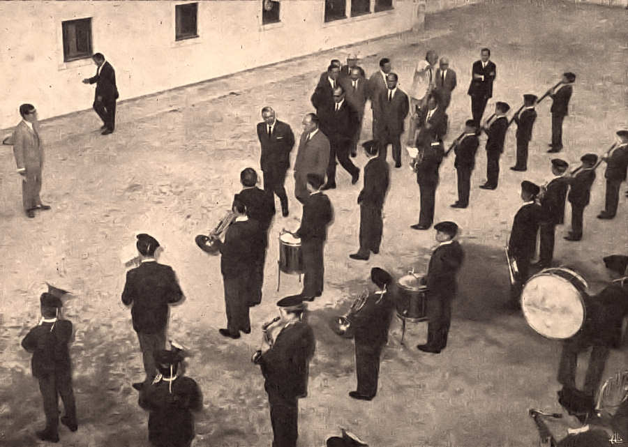 Clicar para ampliar.