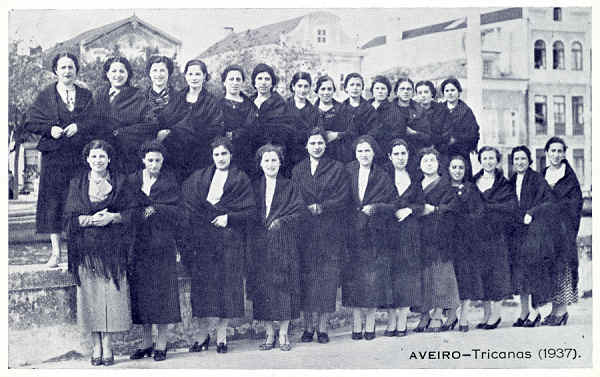 S/N - Aveiro Tricanas (1937) - Edi��o de Souto Ratolla, Aveiro - SD - Dimens�es 14x9 cm. - Col.  FMSarmento.