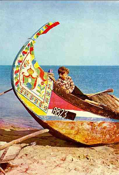 S�rie 64, N.� 9 - Aveiro (Portugal) Proa de moliceiro - Edi��o da Comiss�o Municipal de Turismo de Aveiro - S/D - Dimens�es: 10,2x15,1 cm. - Col. HJCO