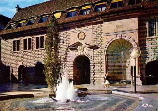 S/N - Besan�on (Doubs) L'H�tel de Ville - Edi��o Combier Imprimeur M�con 25.056 - CIM - Dimens�es: 15x10,5 cm. - Colec��o  HJCO (1979).