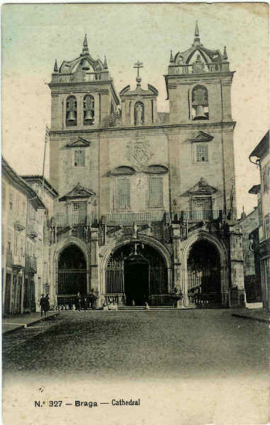 N� 327 - Braga. Cathedral - Ed. Alberto Malva - SD - Dim. 8,9x14 cm - Col. M. Soares Lopes
