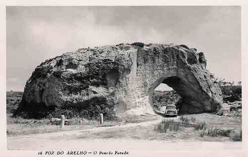 N.� 16 - Foz do Arelho - Penedo Furado - Edi��o Passaporte (Loty) - (circulado em 1959) - Dimens�es: 14x9 cm. - Col. Miguel Chaby.