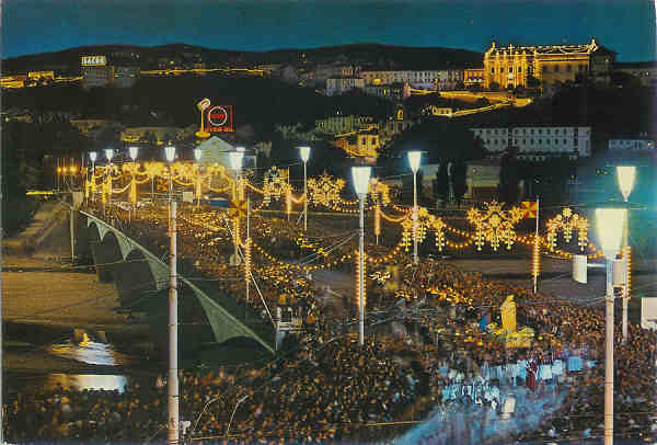 N� 851- Coimbra. Convento e prociss�o nocturna das Festas da Rainha St� Isabel - Ed. Centro Caridade N� Sr.� do Perp�tuo Socorro - Foto Te�filo Rego - SD- Circulado em 1970 - Dim 15,1x10,2 cm - Col. Jo�o Ponte.